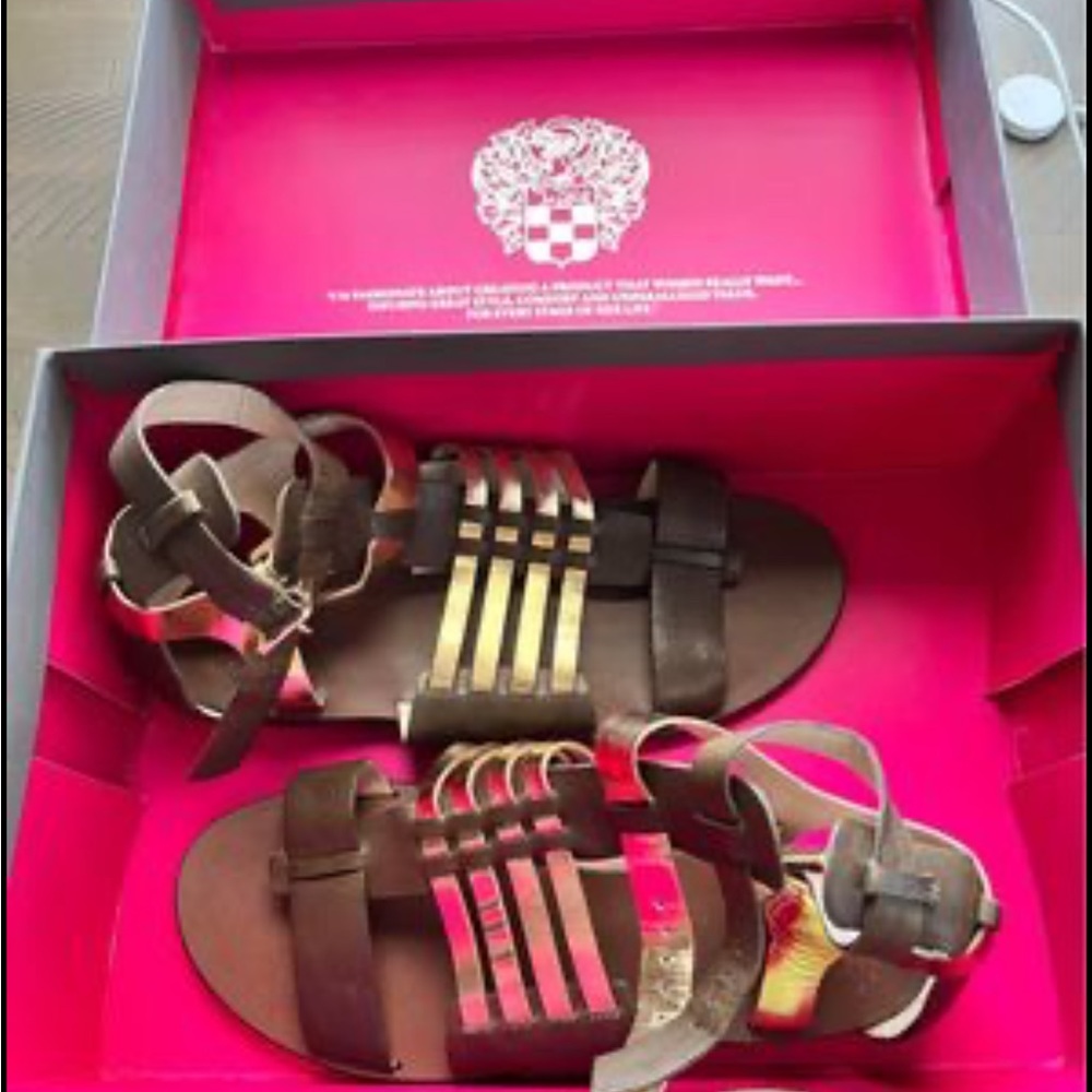 Vince Camuto flats